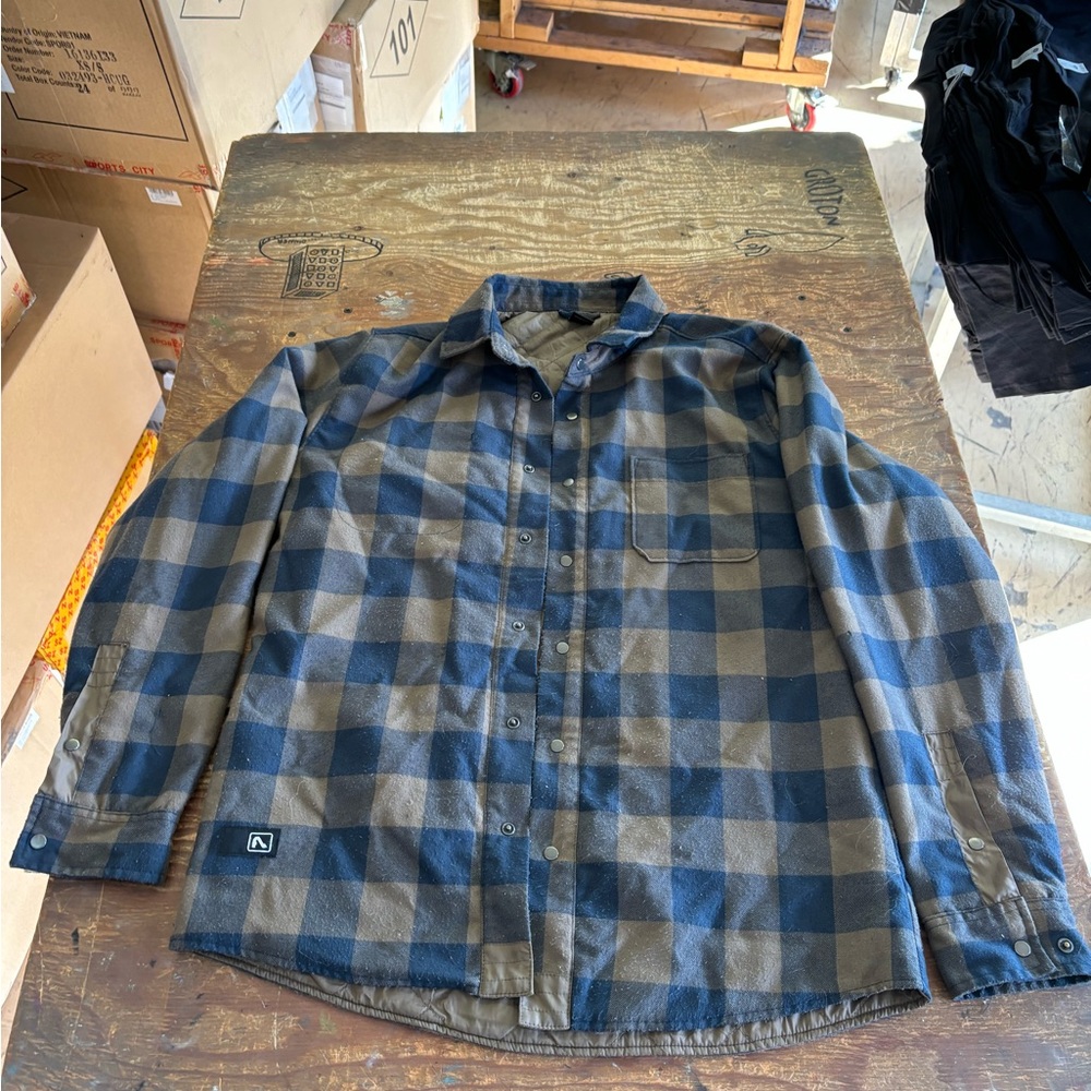 flylow quilt lined snap button flannel